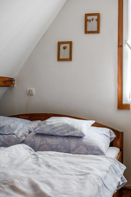 Myrtus Pince Es Vendeghaz Hotell Tarcal Rum bild