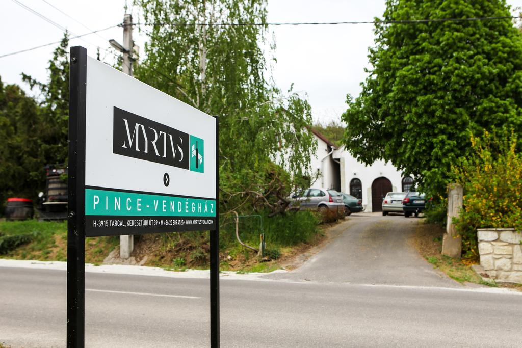 Myrtus Pince Es Vendeghaz Hotell Tarcal Exteriör bild